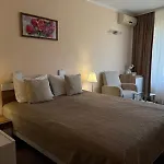 Къща за гости Guest Marina Обзор