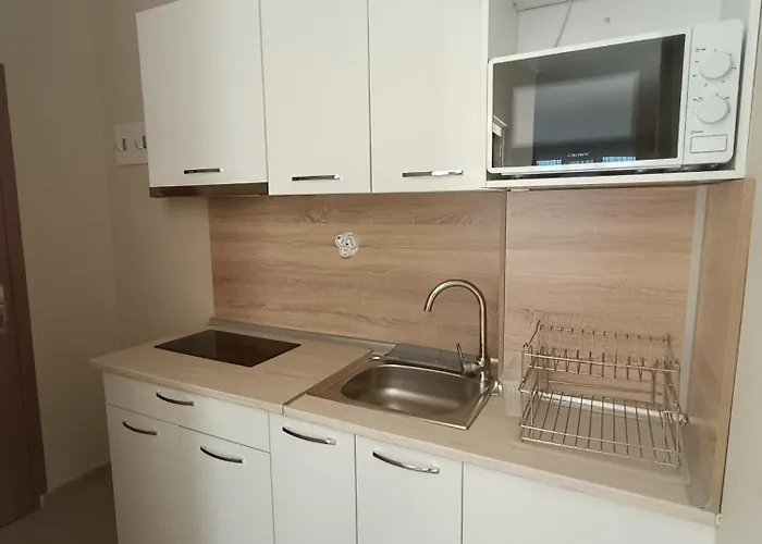 Marina 招待所 奥布佐尔