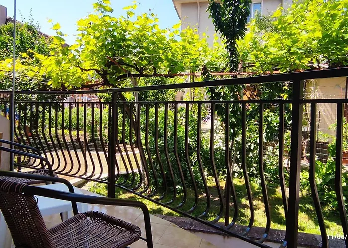 Guest Rooms Marina Penzion 3*